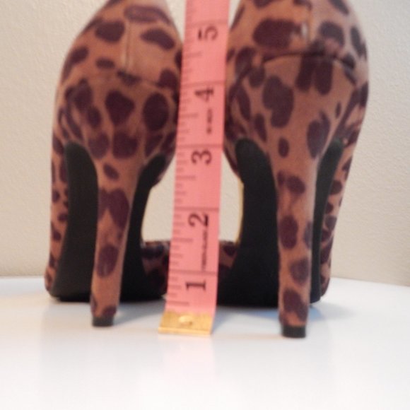 Mossimo size 8 leopard print high heel - Picture 3 of 3
